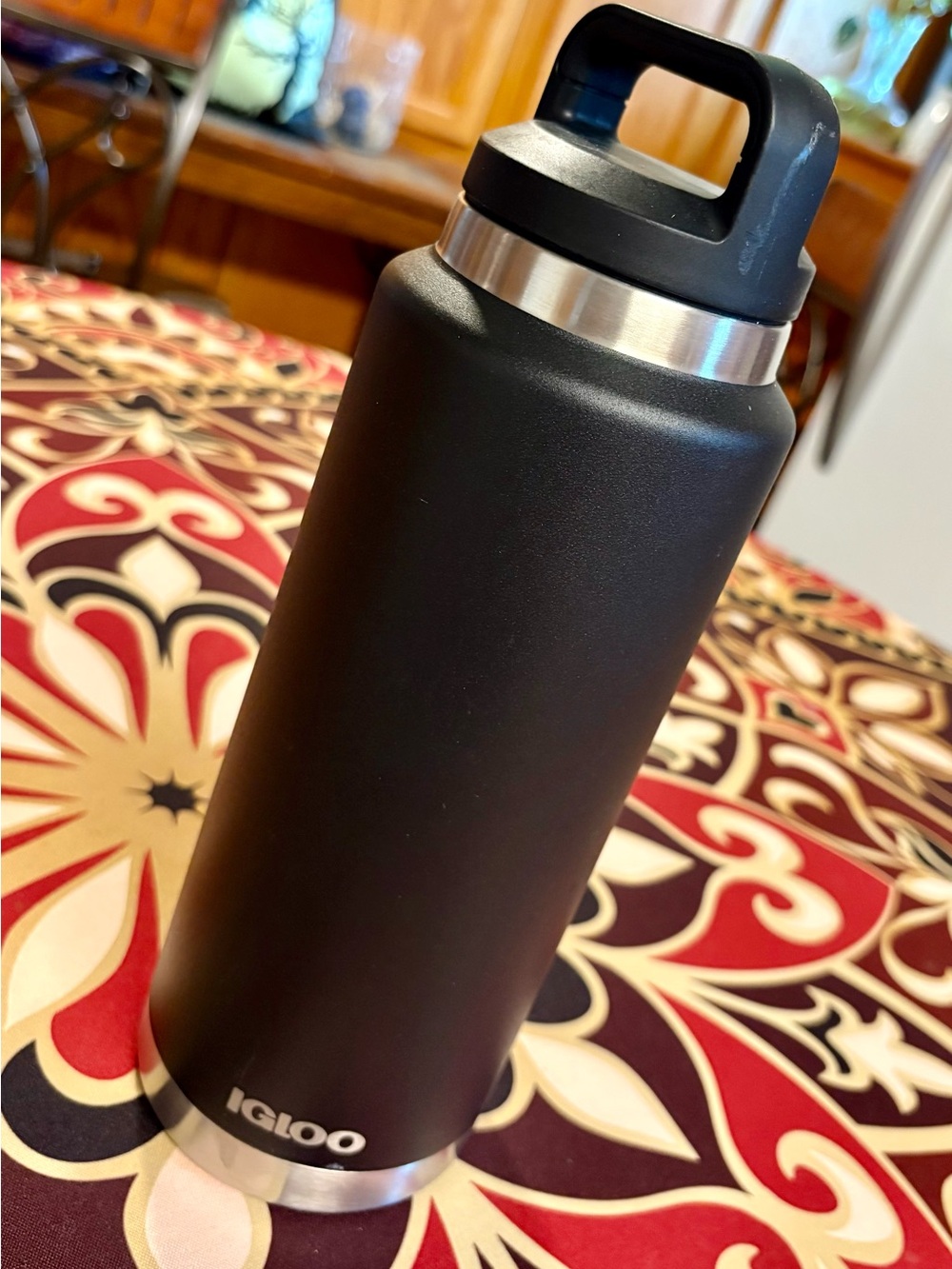 Igloo Black Stainless-Accent Insulated Bottle with Carry Handle